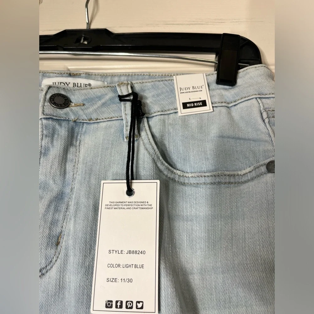 Judy Blue Women's‎ Denim Mid Rise Skinny Fit Capri Jeans 11/30